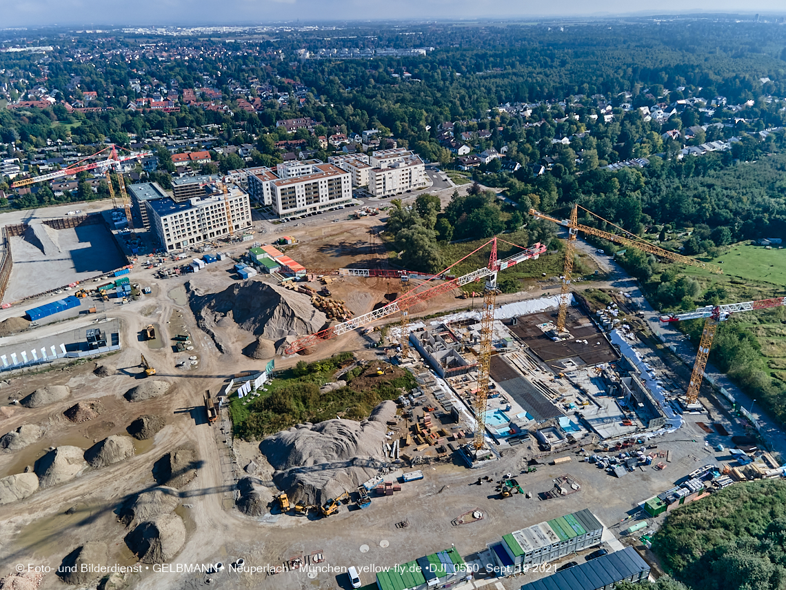19.09.2021 - Aktuelle Luftbilder aus dem Alexisquartier und Pandion Verde in Neuperlach in München